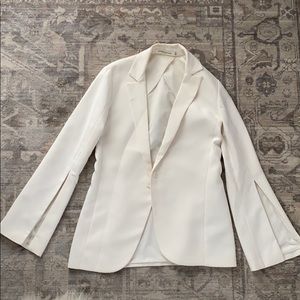 MAKE OFFER Amanda Uprichard split sleeve blazer